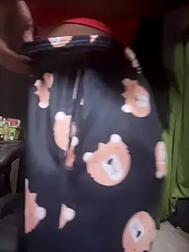 Snapshot of PARI_Hun chatting on October 2, 2025, 12:03 am PARI Hun online show from October 2, 2025, 12:03 am