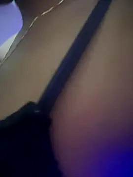 Snapshot of PARI_Hun chatting on October 5, 2025, 10:00 pm PARI Hun online show from October 5, 2025, 10:00 pm