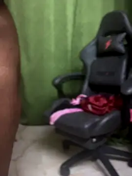 Snapshot of PARI_Hun chatting on October 3, 2025, 10:33 pm PARI Hun online show from October 3, 2025, 10:33 pm