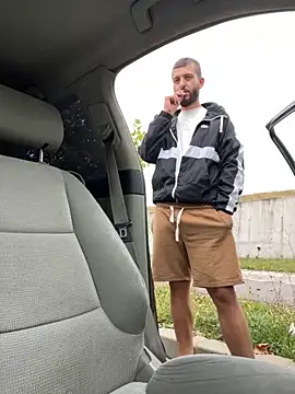 ElChapoGuzman95 online show from September 17, 2025, 4:47 am