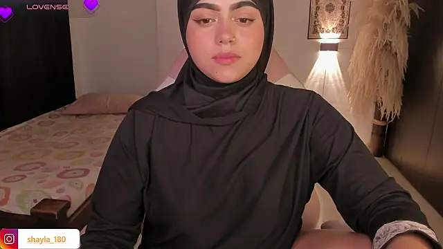 Snapshot of shayla_18 chatting on October 23, 2025, 2:43 am shayla 18 online show from October 23, 2025, 2:43 am