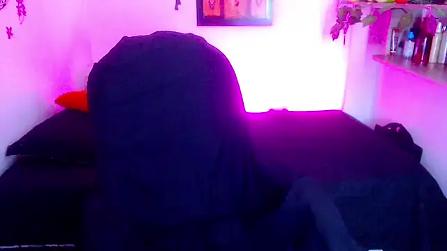 menfismuller2 online show from September 23, 2025, 3:52 pm