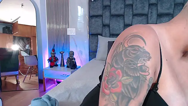 Snapshot of WildyTemping chatting on October 16, 2025, 7:33 pm WildyTemping online show from October 16, 2025, 7:33 pm