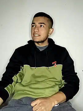 Snapshot of Thick_Cock chatting on September 16, 2025, 12:44 am Thick Cock online show from September 16, 2025, 12:44 am