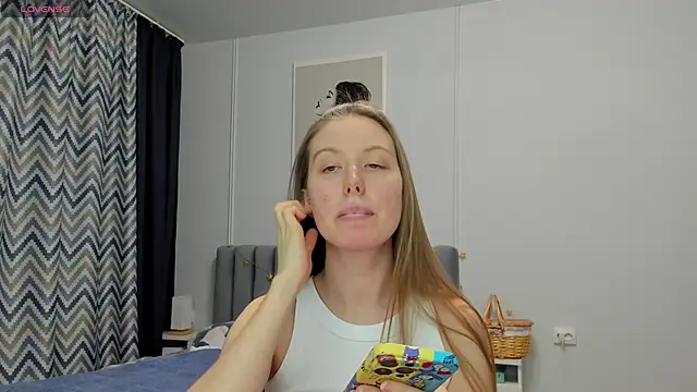 Snapshot of Peggy_Beauty chatting on February 21, 2025, 2:28 am Peggy Beauty online show from February 21, 2025, 2:28 am