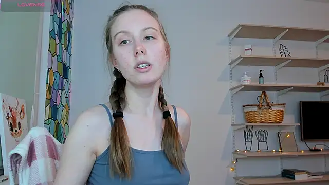 Snapshot of Peggy_Beauty chatting on October 13, 2025, 12:12 am Peggy Beauty online show from October 13, 2025, 12:12 am