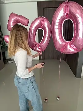 Nura n Sarah online show from April 4, 2026, 5:36 am