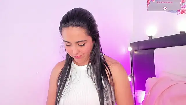 Snapshot of smiling__girl2 chatting on March 19, 2025, 12:26 am smiling  girl2 online show from March 19, 2025, 12:26 am