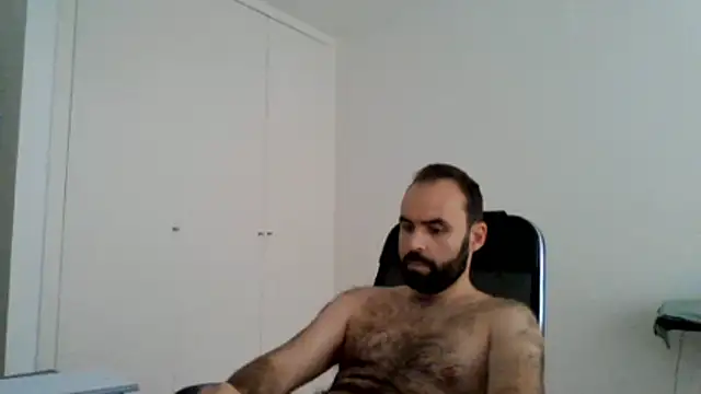 joaodias 97 online show from June 16, 2026, 4:18 pm