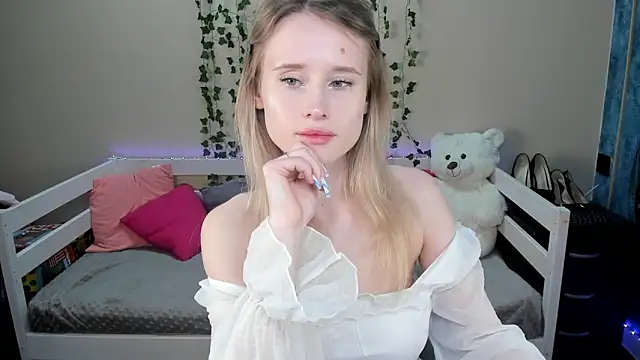  adel brooks  online show from October 23, 2025, 6:39 pm