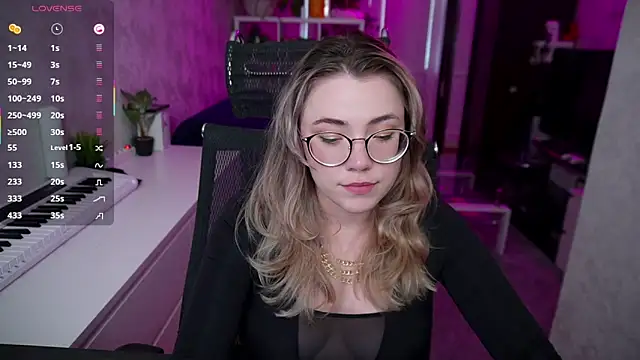 RemyCute online show from September 14, 2025, 2:50 pm