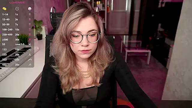 Snapshot of RemyCute chatting on October 4, 2025, 12:07 pm RemyCute online show from October 4, 2025, 12:07 pm