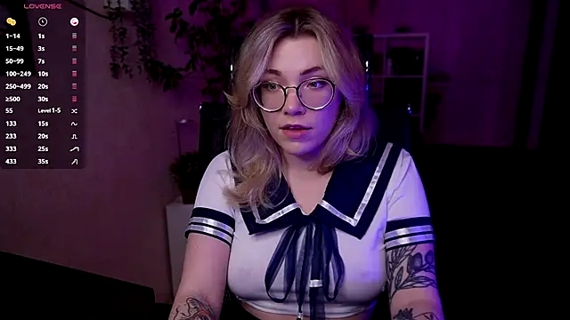 RemyCute online show from December 3, 2024, 7:50 pm