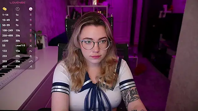 Snapshot of RemyCute chatting on September 18, 2025, 6:55 pm RemyCute online show from September 18, 2025, 6:55 pm