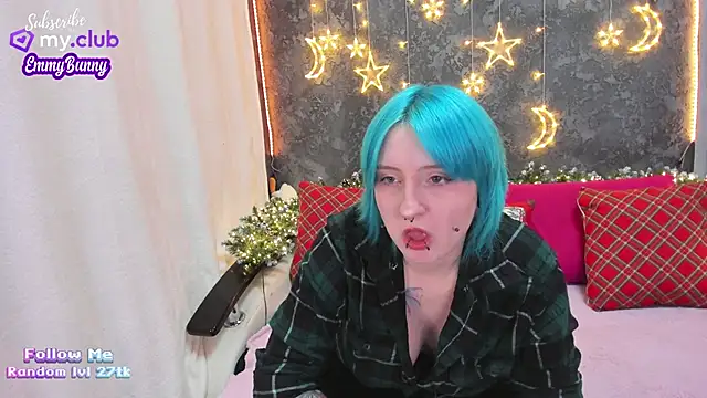 Snapshot of EmmyBunny chatting on December 16, 2024, 5:54 pm EmmyBunny online show from December 16, 2024, 5:54 pm