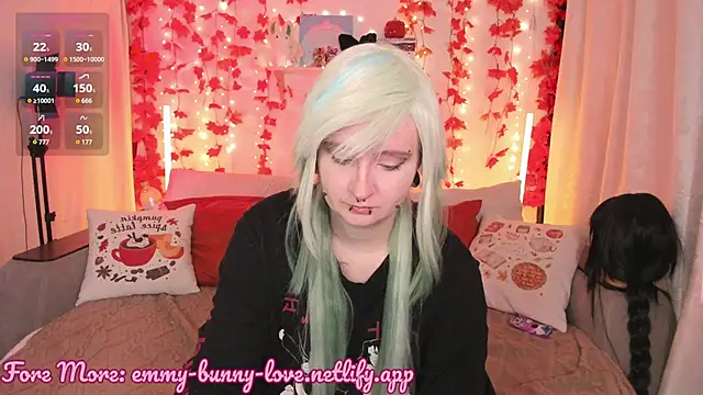 Snapshot of EmmyBunny chatting on September 22, 2025, 3:29 pm EmmyBunny online show from September 22, 2025, 3:29 pm