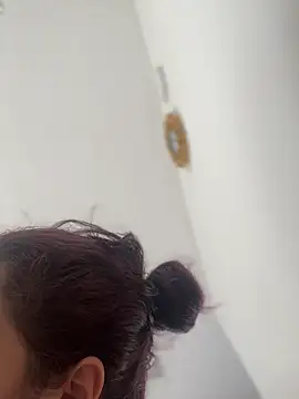 Alicia Ruiz online show from November 28, 2025, 6:08 pm