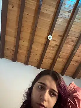 Alicia Ruiz online show from December 11, 2024, 1:39 pm