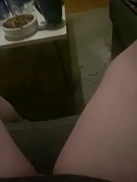 chrille82 online show from December 22, 2025, 5:57 pm