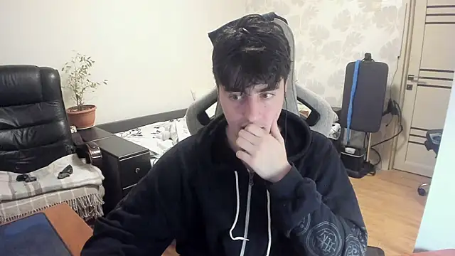 Knuckles17 online show from December 15, 2025, 12:16 am