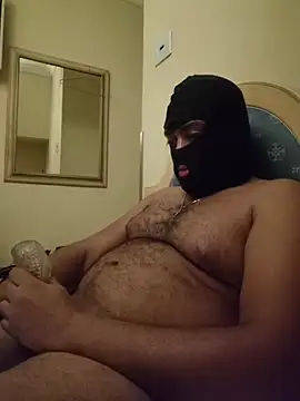 Snapshot of MRToyboyfun chatting on November 14, 2025, 10:35 pm MRToyboyfun online show from November 14, 2025, 10:35 pm