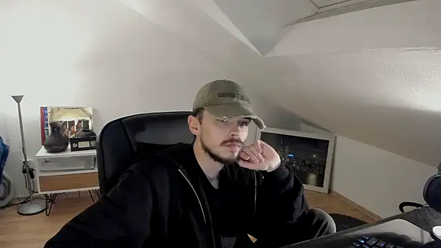 naked psy online show from October 29, 2025, 1:59 am