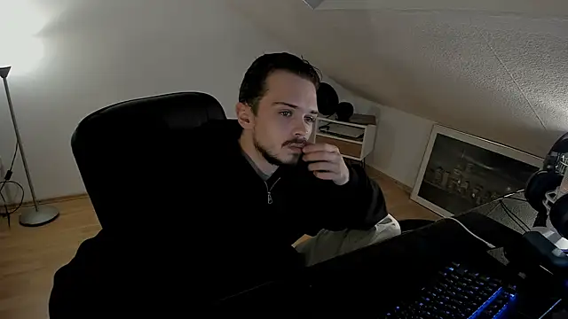 naked psy online show from October 24, 2025, 12:53 am