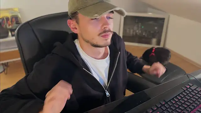 naked psy online show from October 30, 2025, 2:21 am