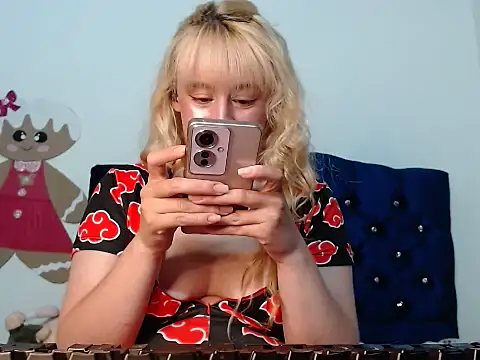 69liamilk69 online show from November 6, 2025, 5:55 am