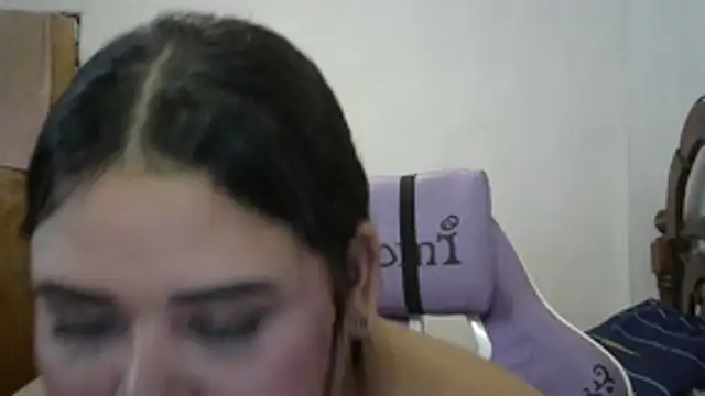 Snapshot of antonellasex1998 chatting on October 24, 2025, 3:27 am antonellasex1998 online show from October 24, 2025, 3:27 am