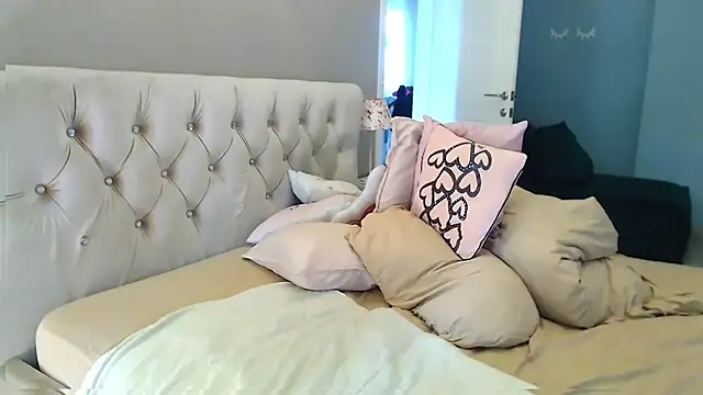 Snapshot of MissSiona chatting on October 6, 2025, 4:46 am MissSiona online show from October 6, 2025, 4:46 am