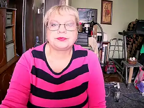 Snapshot of LOLA8888 chatting on October 19, 2025, 10:40 am LOLA8888 online show from October 19, 2025, 10:40 am