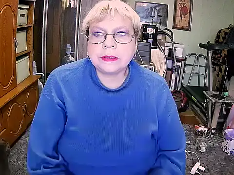 LOLA8888 online show from November 18, 2025, 12:19 pm