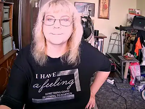 Snapshot of LOLA8888 chatting on September 19, 2025, 10:30 am LOLA8888 online show from September 19, 2025, 10:30 am