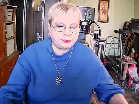 Snapshot of LOLA8888 chatting on October 13, 2025, 11:01 am LOLA8888 online show from October 13, 2025, 11:01 am