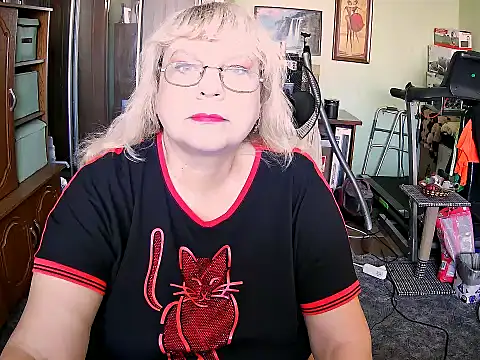 Snapshot of LOLA8888 chatting on September 25, 2025, 9:26 am LOLA8888 online show from September 25, 2025, 9:26 am