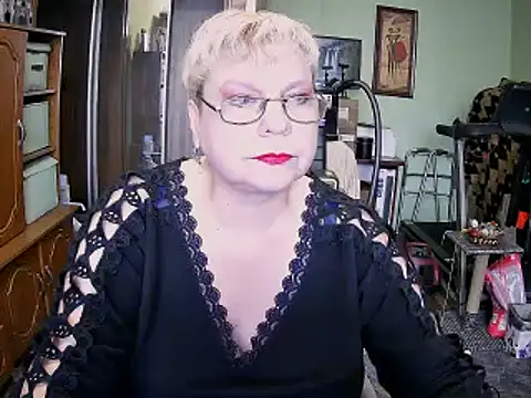 Snapshot of LOLA8888 chatting on October 9, 2025, 10:16 am LOLA8888 online show from October 9, 2025, 10:16 am