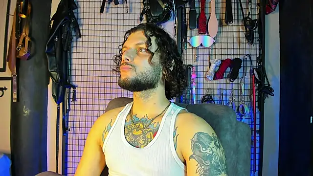 Snapshot of Twisted_Fantasy chatting on March 12, 2025, 4:41 am Twisted Fantasy online show from March 12, 2025, 4:41 am