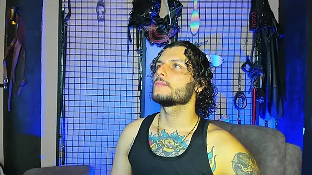 Snapshot of Twisted_Fantasy chatting on February 4, 2025, 12:11 pm Twisted Fantasy online show from February 4, 2025, 12:11 pm