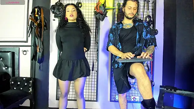 Snapshot of Twisted_Fantasy chatting on October 31, 2025, 3:03 am Twisted Fantasy online show from October 31, 2025, 3:03 am