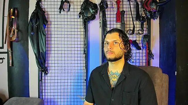 Snapshot of Twisted_Fantasy chatting on March 6, 2025, 12:19 pm Twisted Fantasy online show from March 6, 2025, 12:19 pm