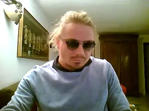 Snapshot of maciste26 chatting on December 16, 2024, 8:37 pm maciste26 online show from December 16, 2024, 8:37 pm