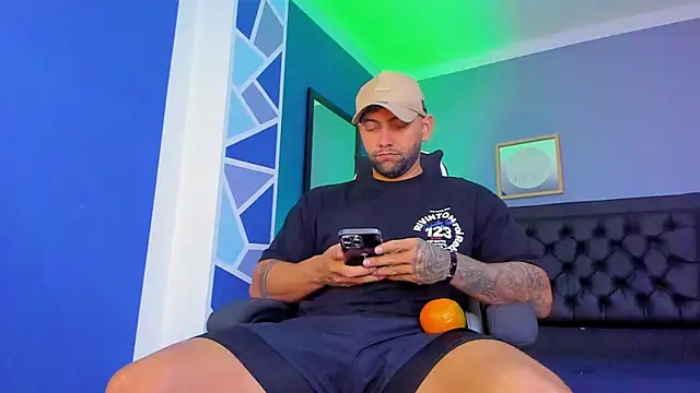 alex oficial online show from November 14, 2025, 4:38 am