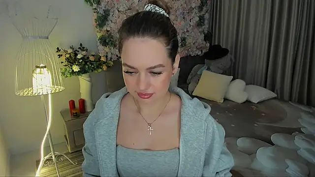 MiracleCurly online show from November 14, 2025, 7:28 pm