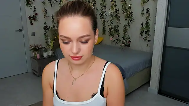 Snapshot of MiracleCurly chatting on September 28, 2025, 4:08 am MiracleCurly online show from September 28, 2025, 4:08 am