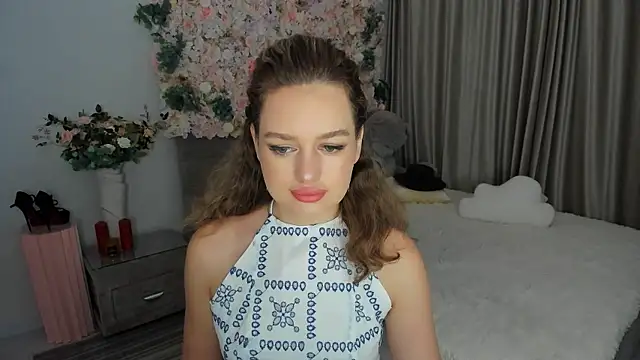 Snapshot of MiracleCurly chatting on October 3, 2025, 7:26 pm MiracleCurly online show from October 3, 2025, 7:26 pm