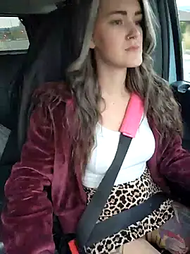 Snapshot of Lilmissvyx chatting on November 3, 2025, 3:37 pm Lilmissvyx online show from November 3, 2025, 3:37 pm