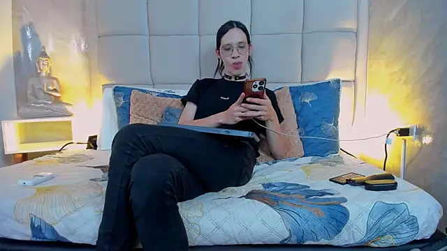 Hecatee 77 online show from October 11, 2025, 7:48 pm