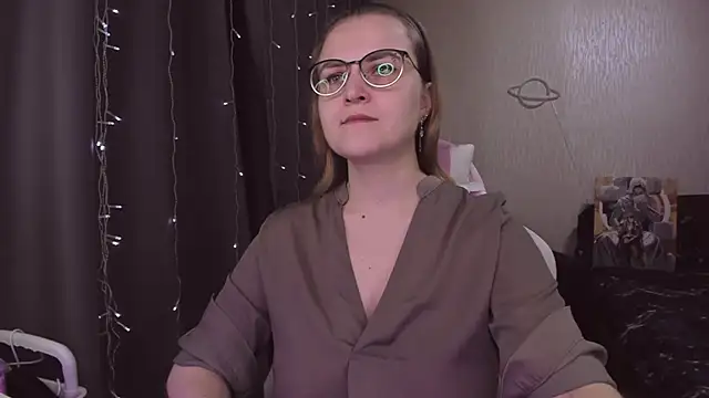 MissBrightShine online show from December 5, 2025, 11:42 am