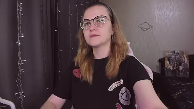 MissBrightShine online show from December 18, 2025, 11:25 am